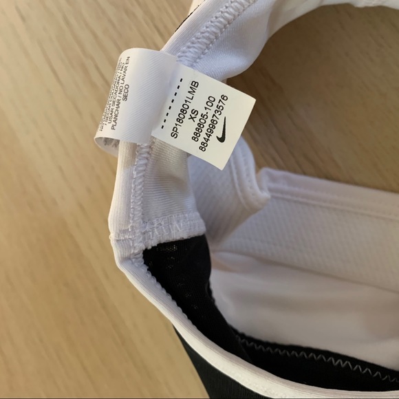 Nike Razorback Sports Bra - Picture 3 of 3